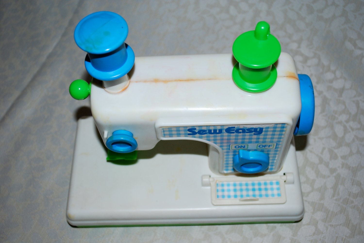 Sew Easy toy sewing machine by hasbro