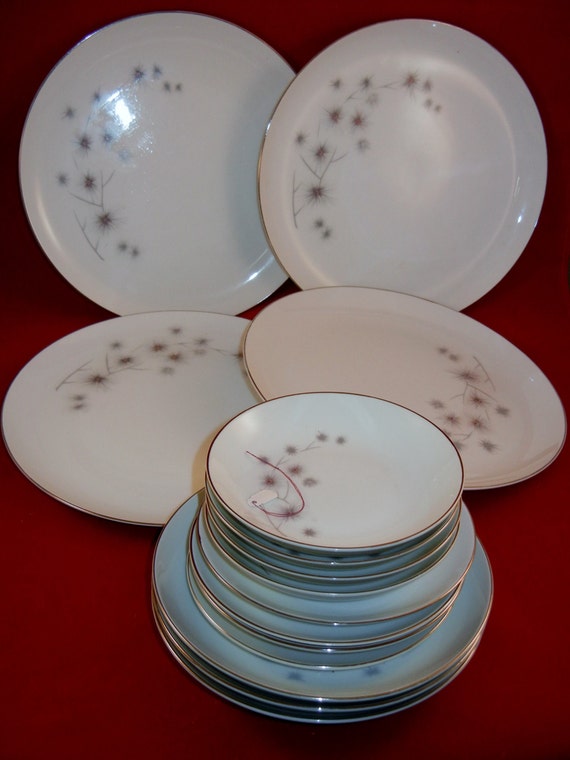 Vintage Creative Fine China 1014 Japan 15 Piece Set Service
