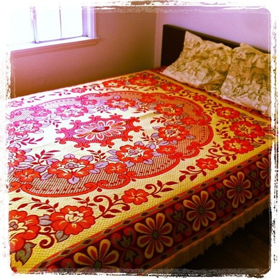 Vintage 1960s Woven Queen Bedspread / Heavy Woven by FenixVintage