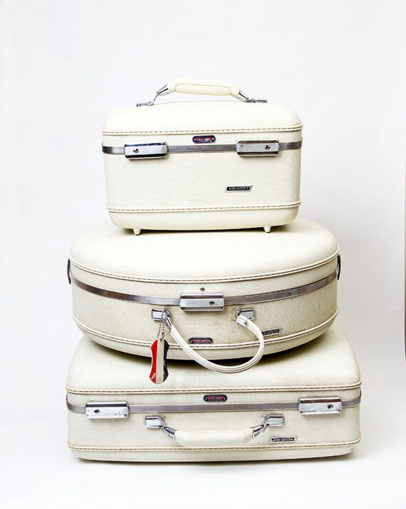 vintage american tourister round luggage