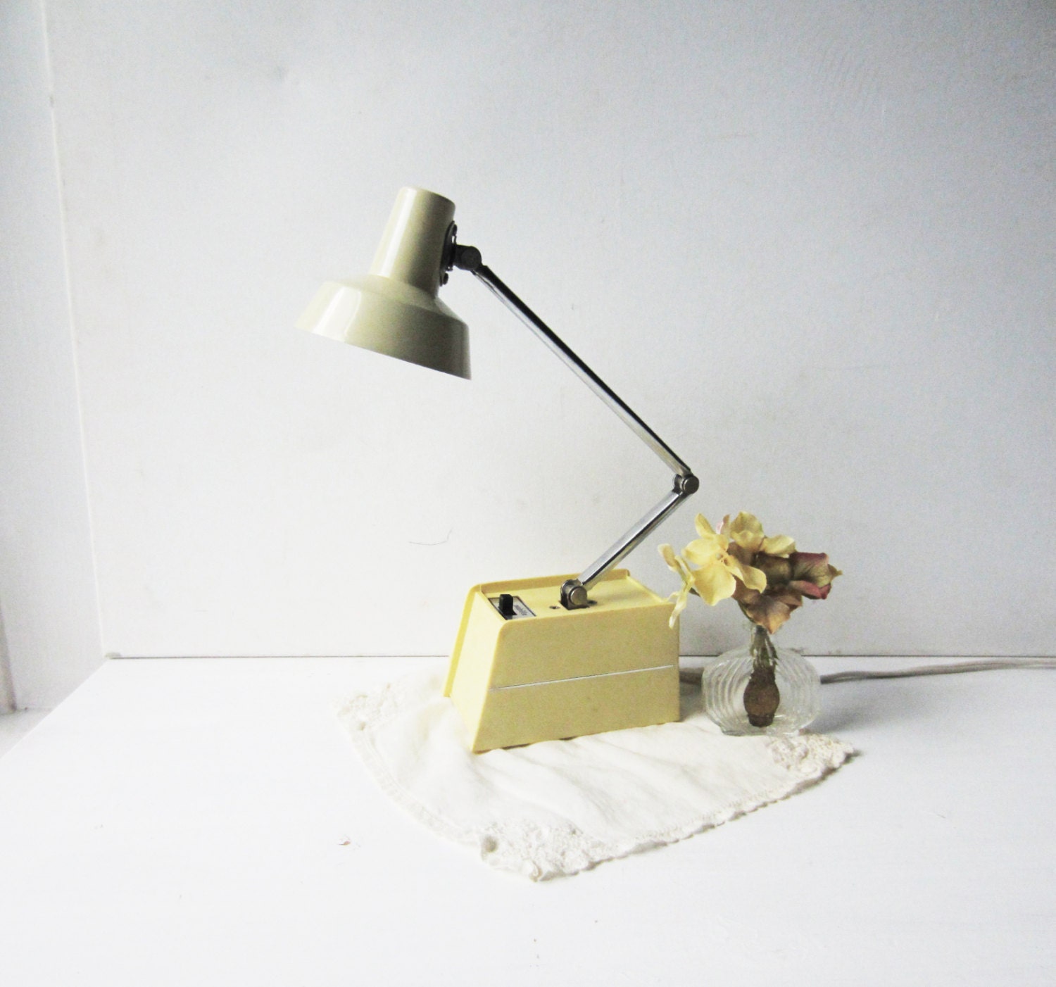 Vintage Yellow Mobilite Desk Lamp Lo & Hi Settings