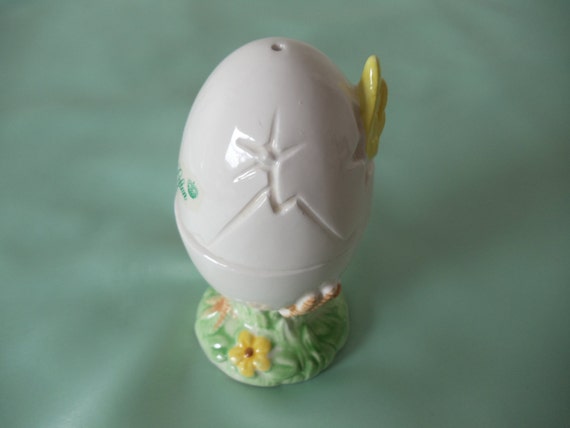 Lefton Hatching Egg Chick Salt and Pepper Shakers