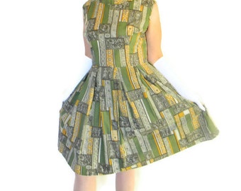 60s green dress. Vintage pleated dress. Sleeveless dress. Size Large. Green yellow grey. Paisley print. Mad Men fashion. Patchwork print