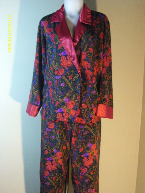 Vintage 80's Pajamas // Victoria's Secret Floral by VendageTresors