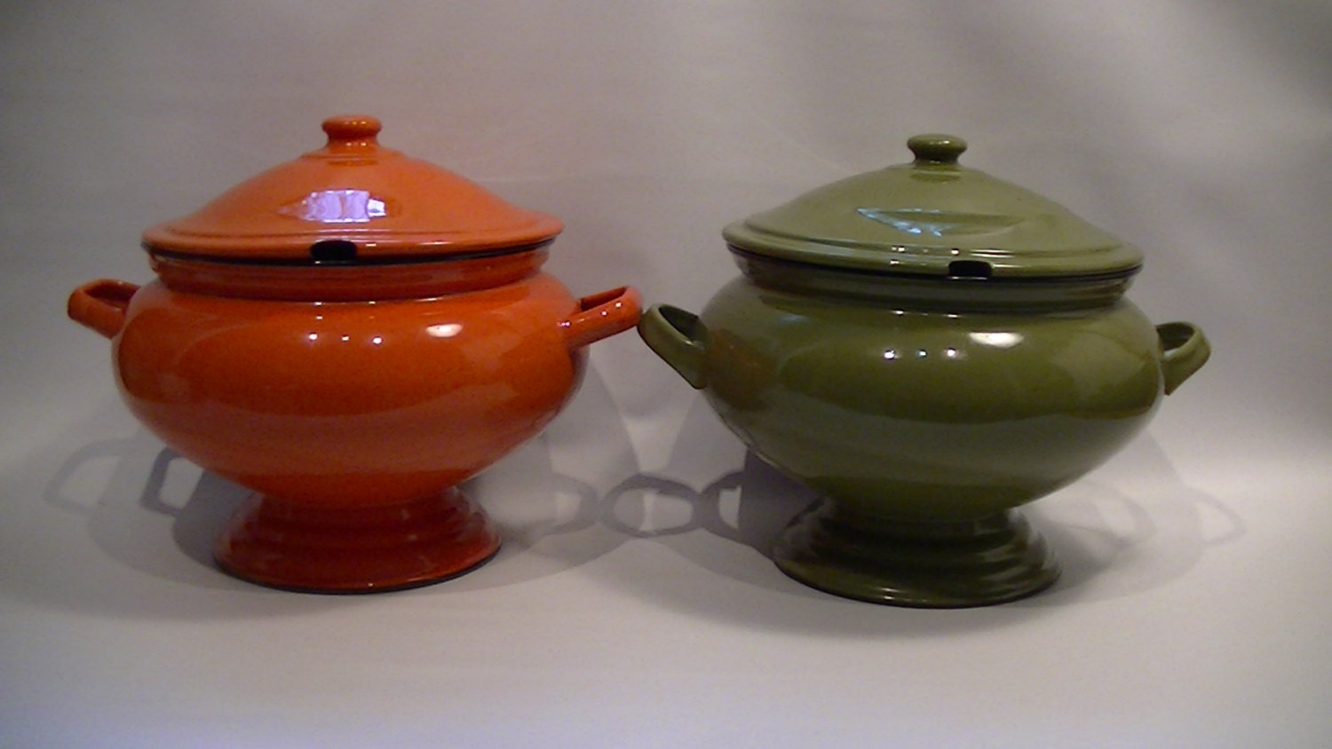 Mid Century Mod Green or Orange ENAMELWARE Soup Tureen Vintage