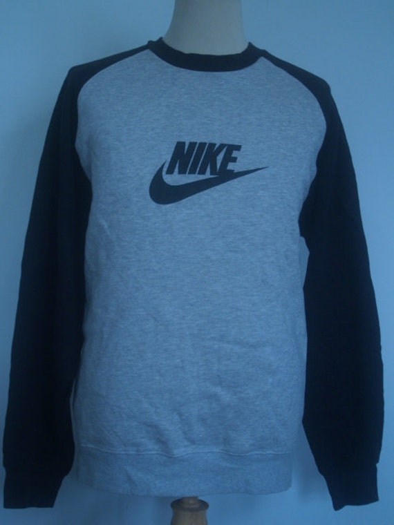 men vintage nike sweater