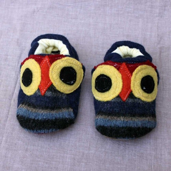 Hoot Owl Wool Slippers Kids 12-18 months old made from recycled materials by littlefriendsco