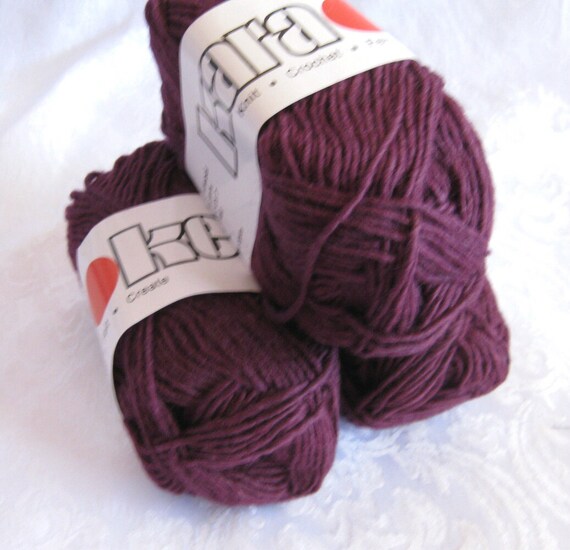 Eggplant purple worsted weight Wool blend yarn SWTC by crochetgal