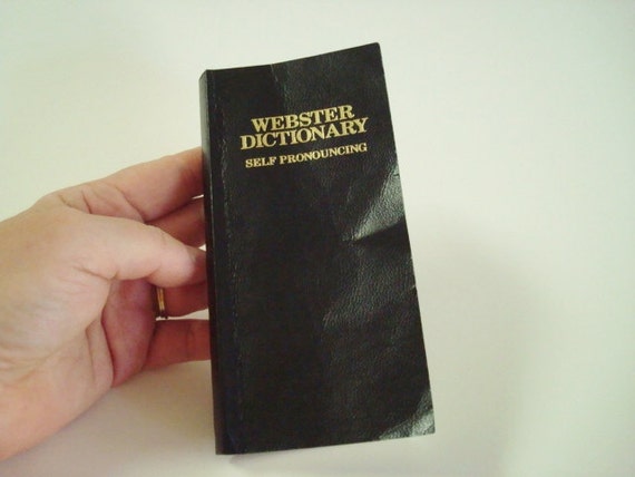 vintage-webster-dictionary-self-pronouncing-pocket-size