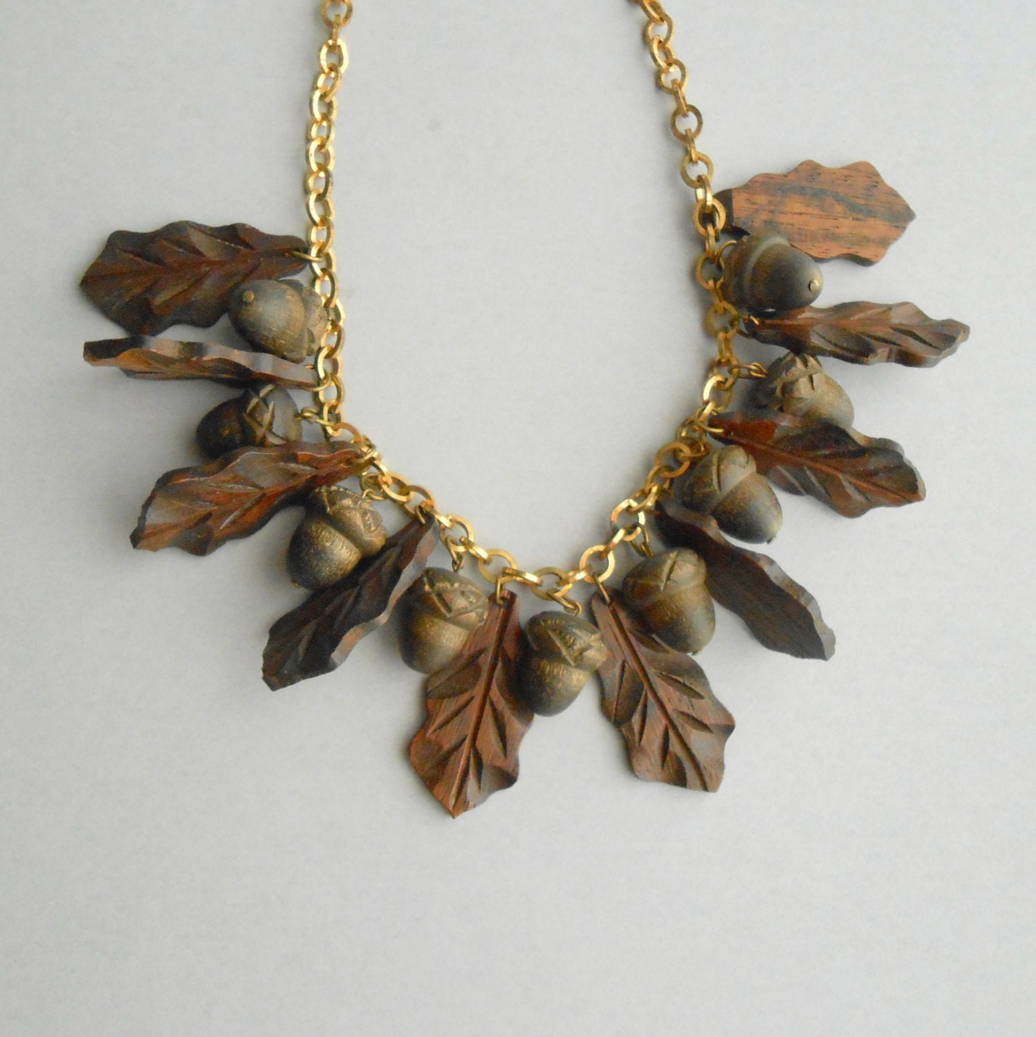 Wooden acorn necklace Clearance