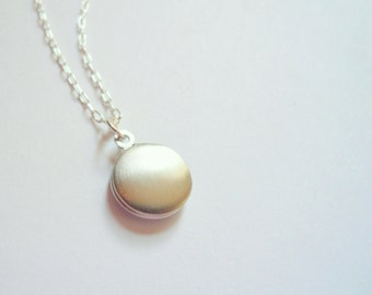 Tiny silver locket necklace Sterling silver chain Small locket Little locket Dainty locket Tiny locket Plain locket Custom length chain