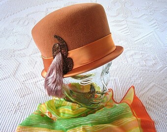 HAT Vintage Pill Box Era Retro Dress Up Costume Audrey Jackie O Vogue Peach Wool Sequence Derby Style