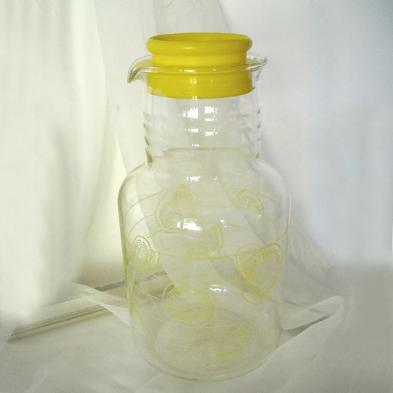 vintage 1960's pyrex glass juice container/jug w/lemons