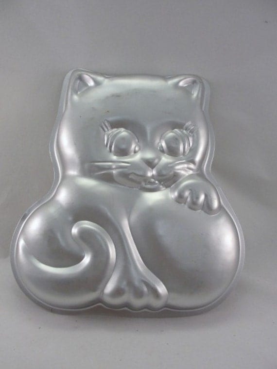 Vintage cat kitten Wilton cake pan 1979 by ByGoneYears on Etsy
