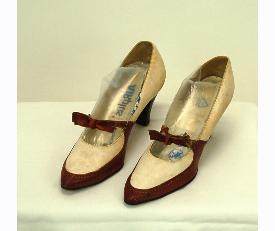1940s shoes 40s spectator shoes mary janes brown white