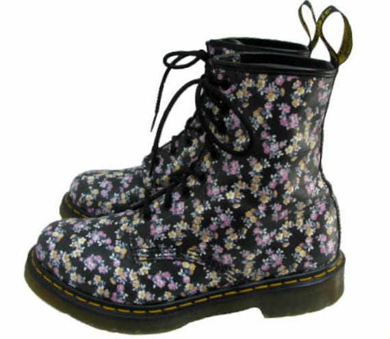 Vintage Floral Dr Martens Boots Womens 8 Eyelet Flower Power