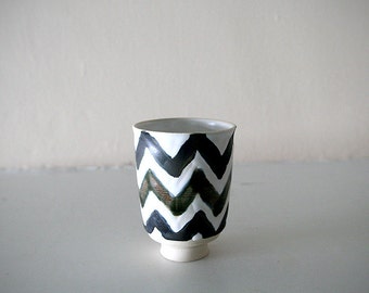 Stoneware Cup with Chevron Design in White, Gunmetal and Forest Green / Wheel Thrown / "CHEVRON 01"