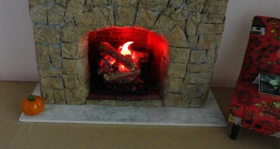 1:12 dollhouse battery operated lit fire logs with grate and
