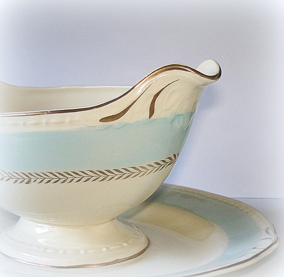 Vintage Homer Laughlin Gravy Boat.  Attached Plate.  Georgian Pattern, Eggshell & Pastel Blue