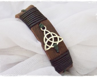 Leather Men's Bracelet, Triquetra Leather Cuff, Celtic Leather Bracelet, Trinity Knot Bracelet, Nordic Leather Cuff, Viking Wiccan Bracelet
