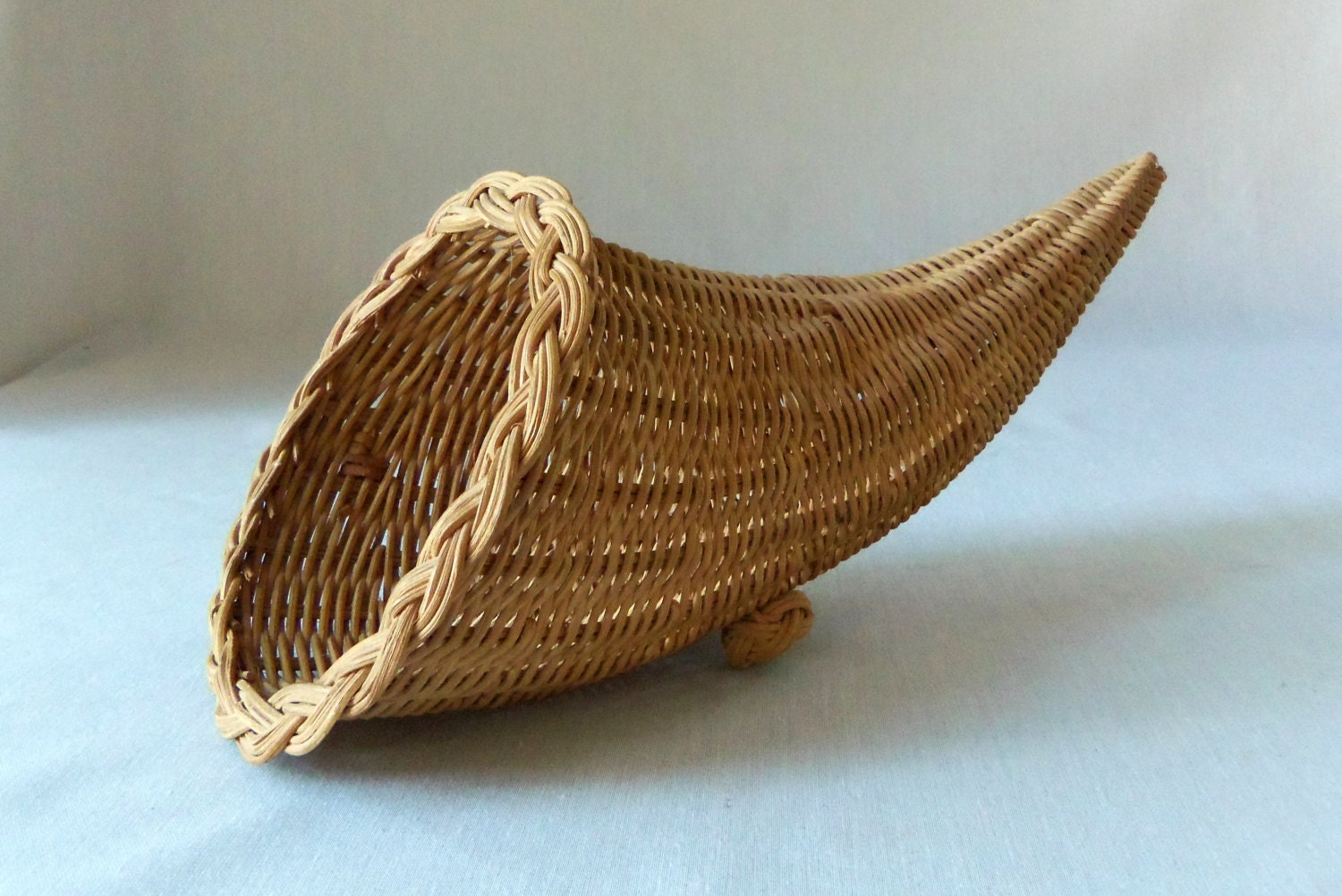Vintage Wicker Cornucopia Horn of Plenty by BeeHavenHome on Etsy