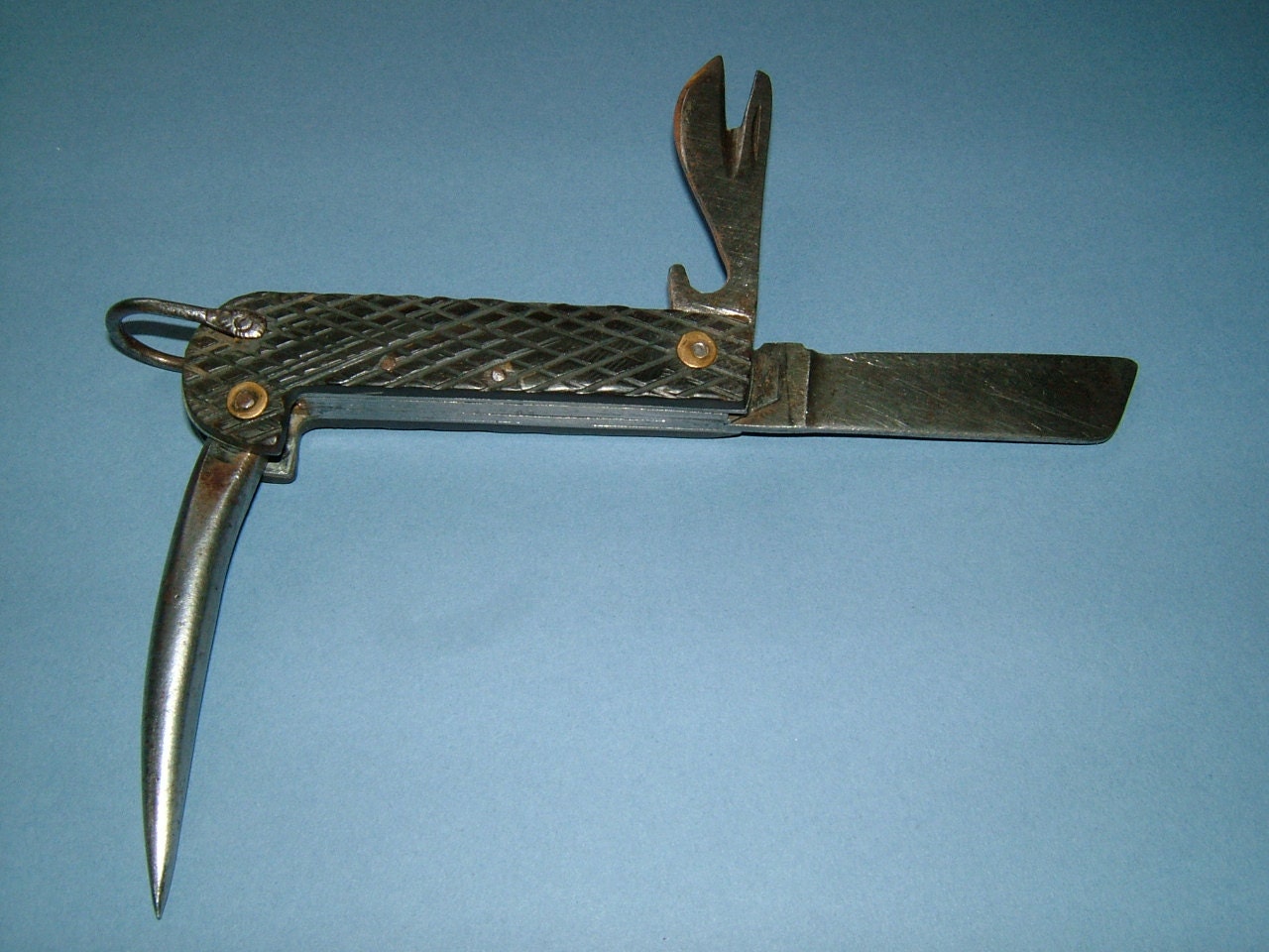 WWII Multi Blade Bosun's Pocket Knife with Bully by BiminiCricket