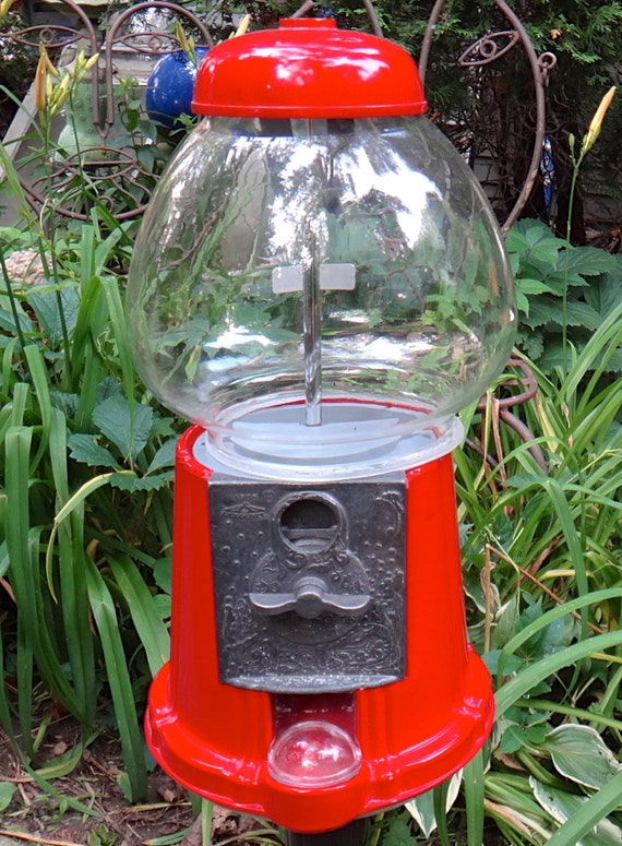 Bubblegum Machine Carousel 1985 Candy Machine by CasaKarmaDecor