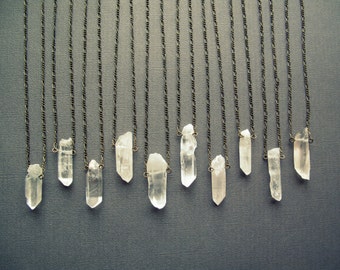 Raw Quartz Necklace / Crystal Necklace / Healing Crystal Pendant / Layering Necklace / Long Crystal Necklace / Raw Clear Quartz Crystals
