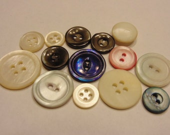 14 piece vintage shell button mix, 11-22 mm (B1)
