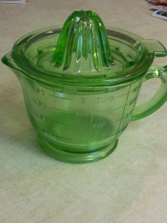 Hazel Atlas Green Measuring Cup with Reamer by TheTreasureLoft