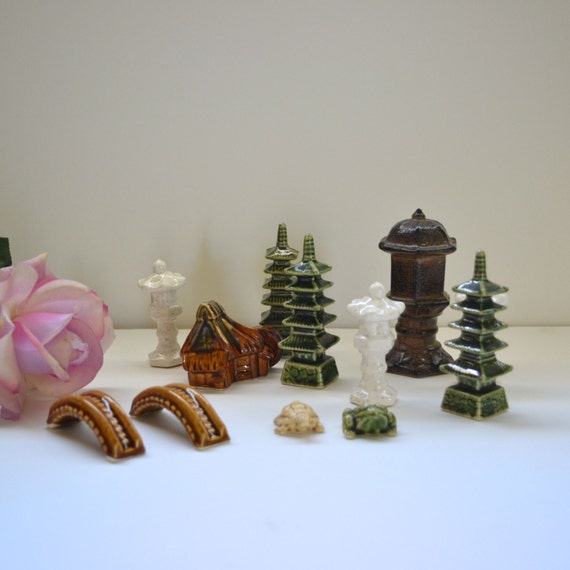 miniature japanese garden ornaments