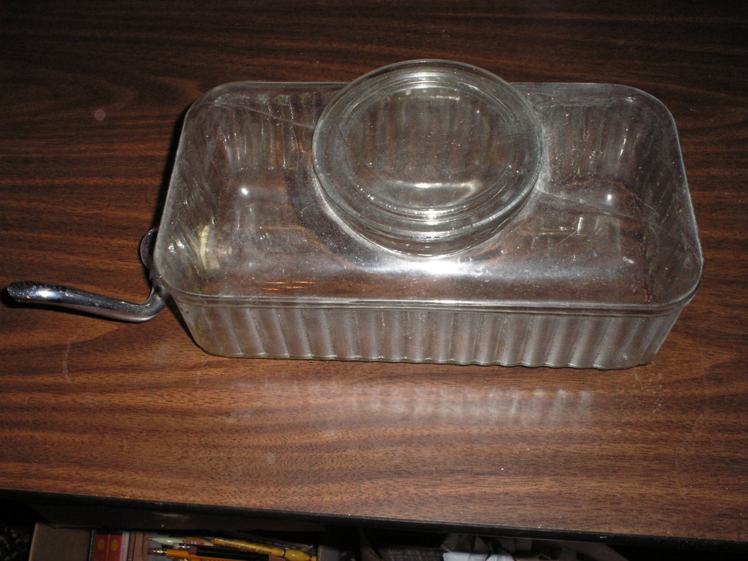 Glass refrigerator water dispenser