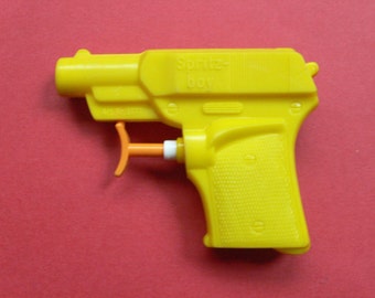 Vintage Toy Spritz Boy Water gun 1970's West Germany