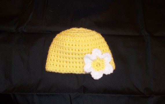 0 to 3 Months Sized Newborn Yellow Hat with White Flower