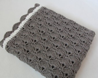 Popular items for neutral baby blanket on Etsy