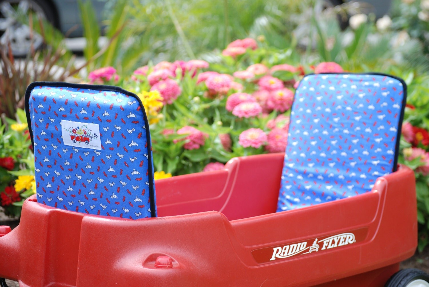 Wagon seat cushion dog and fire hydrant for Radio Flyer