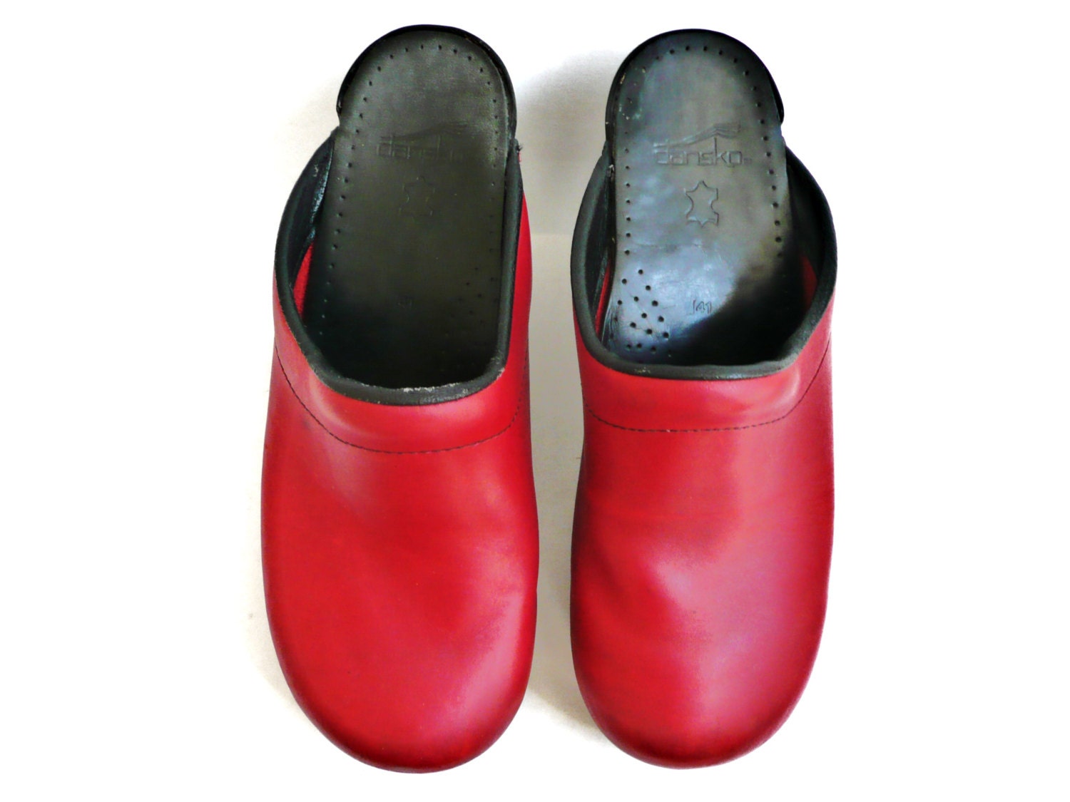 RED Dansko Clogs / Vintage women's shoes / size 10.5 11