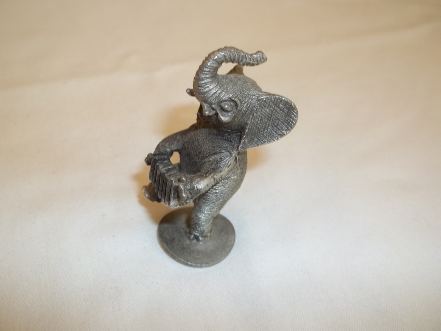 FREE SHIP Vintage Hudson Pewter Figurine Eldred Elephant