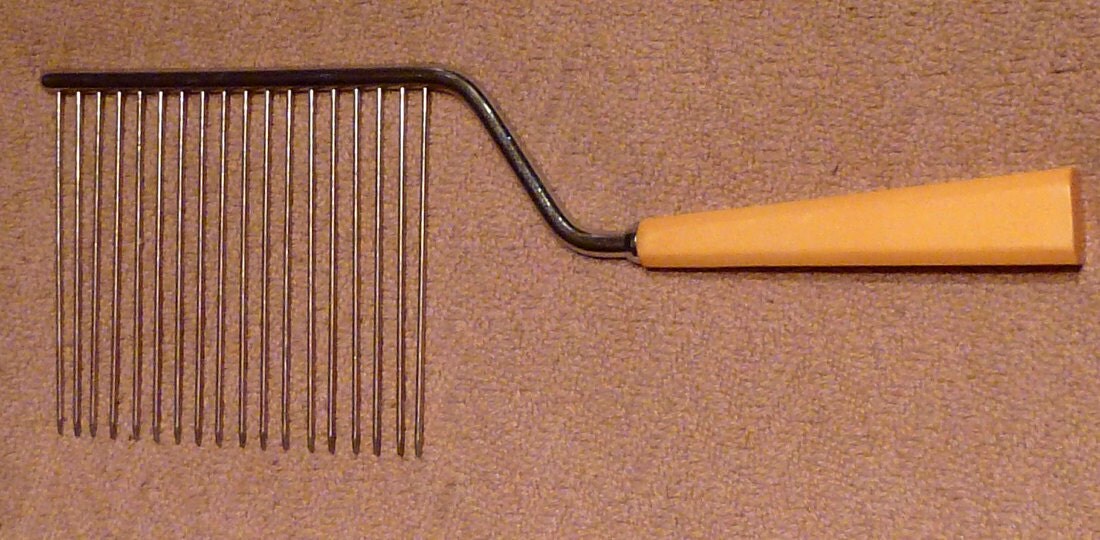 Angel Food Cake Breaker Cutter Slicer Comb Knife Butterscotch