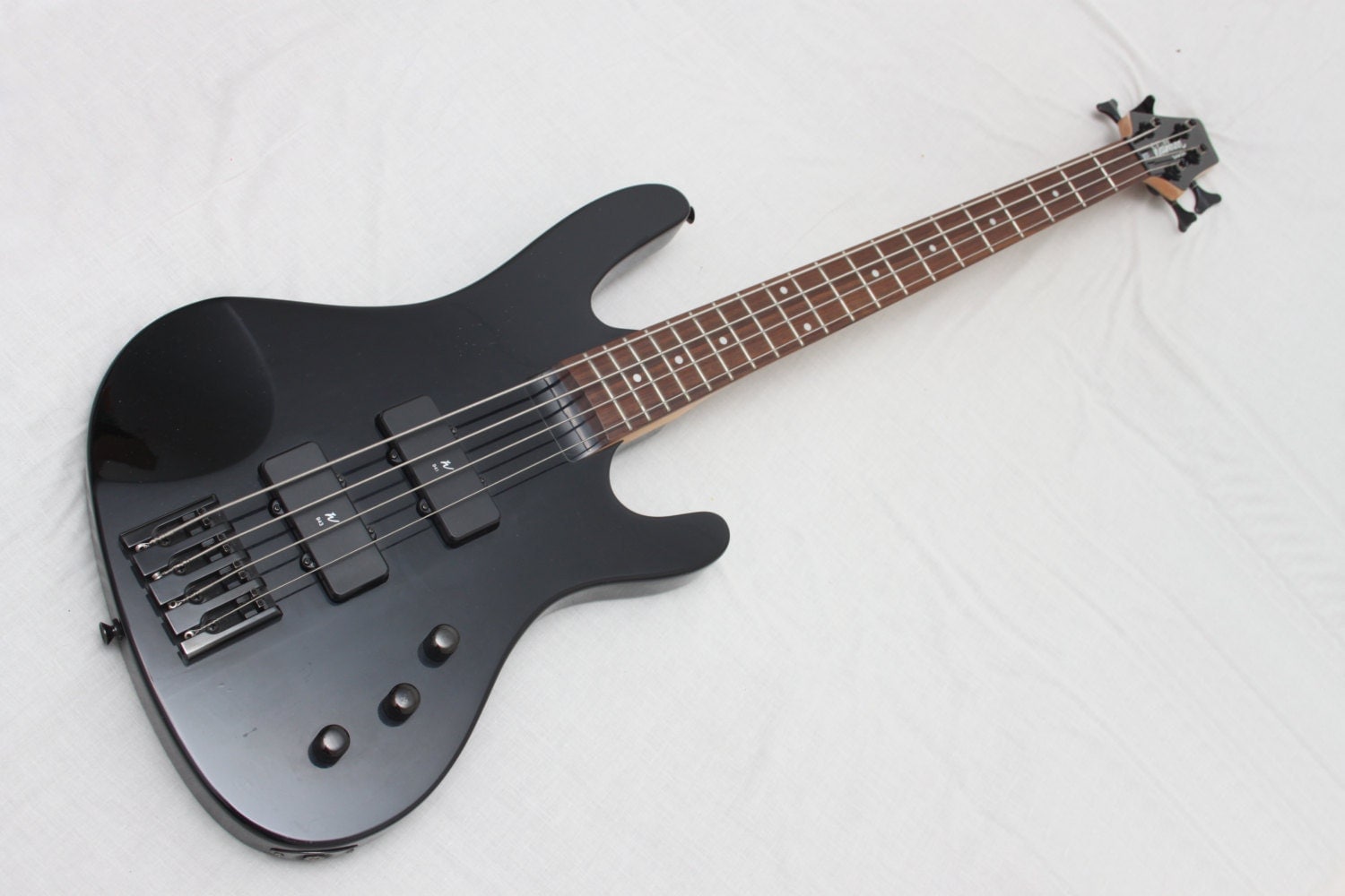 Washburn XB120 Bass Guitar Black