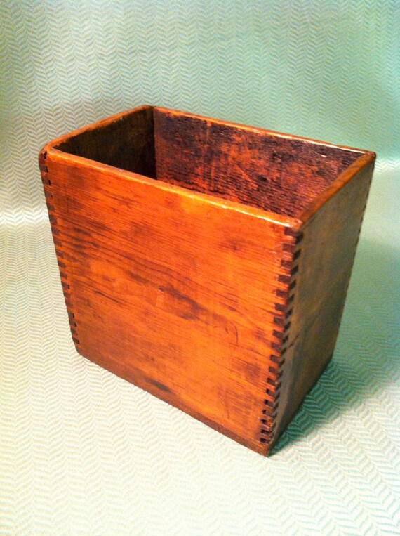 Vintage Wooden Box with Dovetail Construction by Vintageclectics