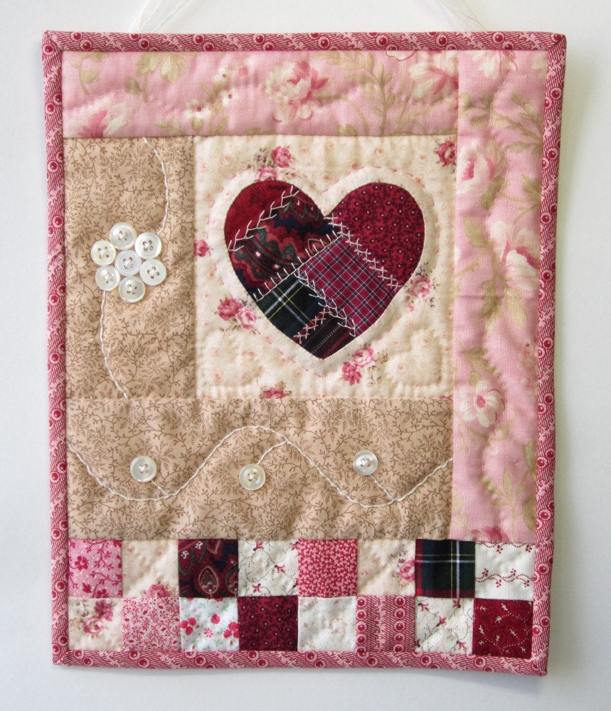 Hand Quilted Wall Hanging Shabby Cottage Chic Wall Quilt