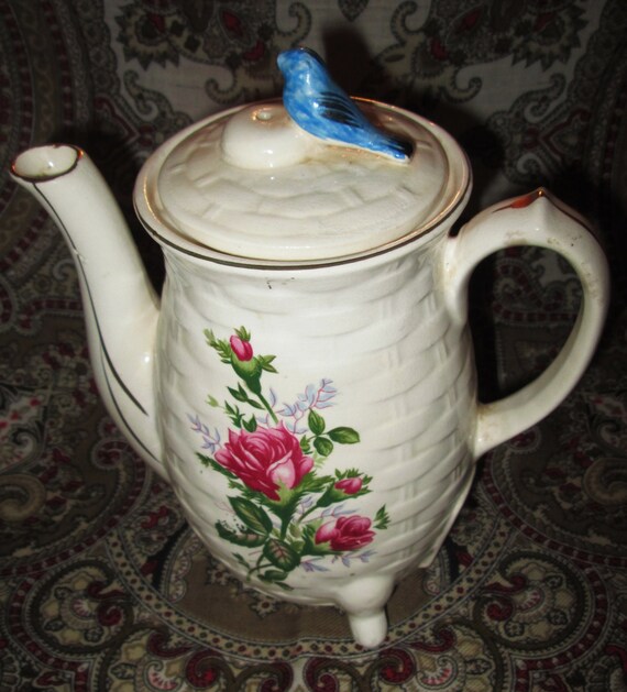 Vintage Whistling Tea Pot made in Japan. G129