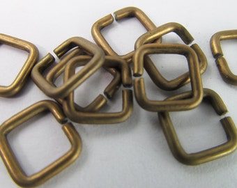 60 Vintage 10mm Square Brass Settings Connectors Components Mt191