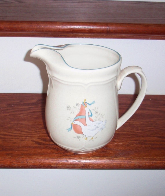 MARMALADE INTERNATIONAL PITCHER 64 Oz. Ice Lip China Stoneware
