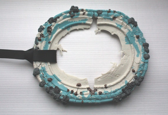 Oval frame with blue & white Limoges porcelain by madebymanos