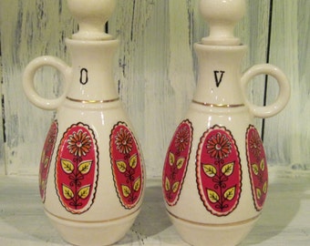 Vintage porcelain oil and vinegar bottle set, oil vinegar set with lid, oil vinegar cruet set made in Japan dinner table decor vinegar crock