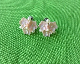 Vintage Pale Pink Earrings (Item 671M)