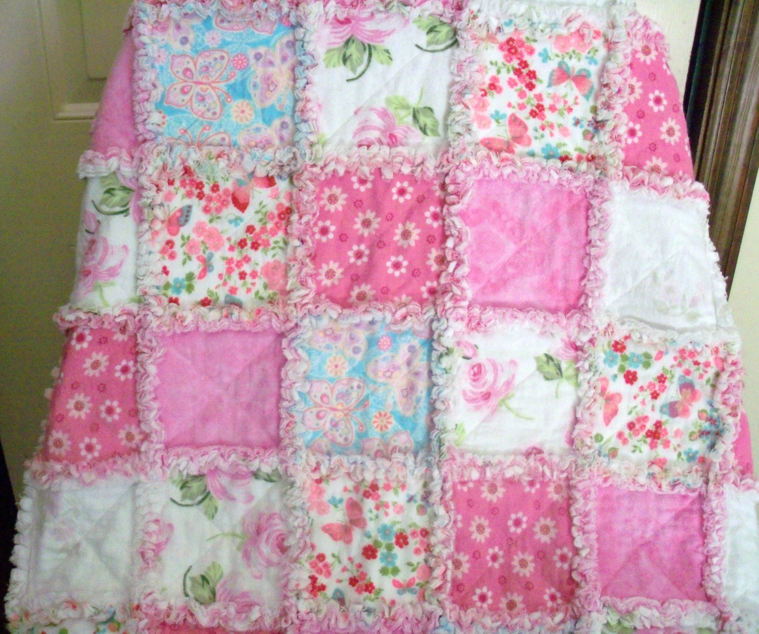rag quilt 45 x 40 flannel shabby chic roses pink by rag quilt 45 x 40 flannel shabby chic roses pink by