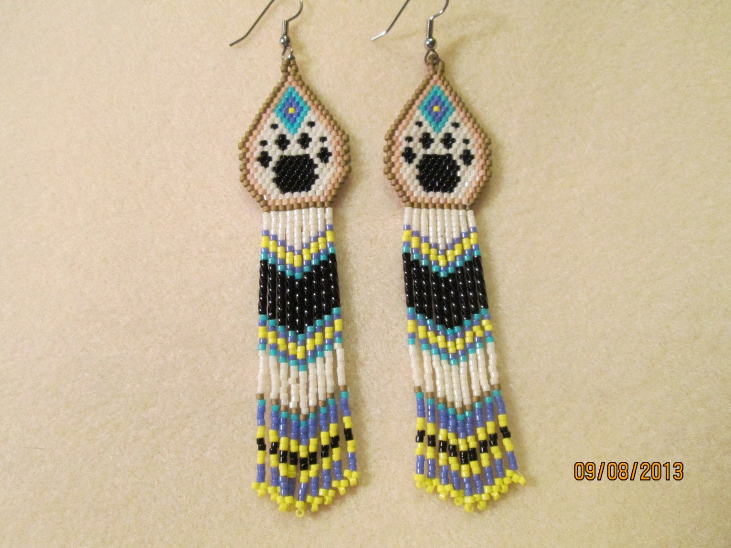 Native American Beaded Earrings Paw print and diamond